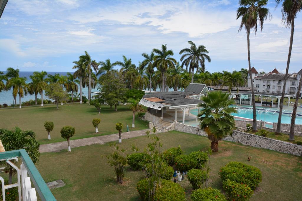 Aparthotel Seacastles By The Beach/Pool Montego Bay Zewnętrze zdjęcie