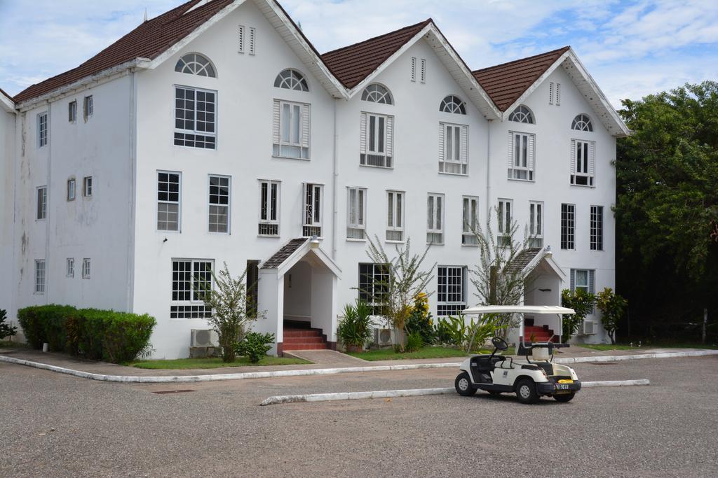 Aparthotel Seacastles By The Beach/Pool Montego Bay Zewnętrze zdjęcie